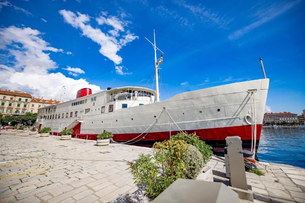 Botel Marina photo 3