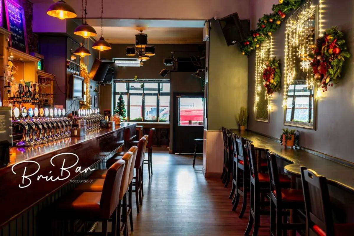Bru Bar & Hostel photo 4