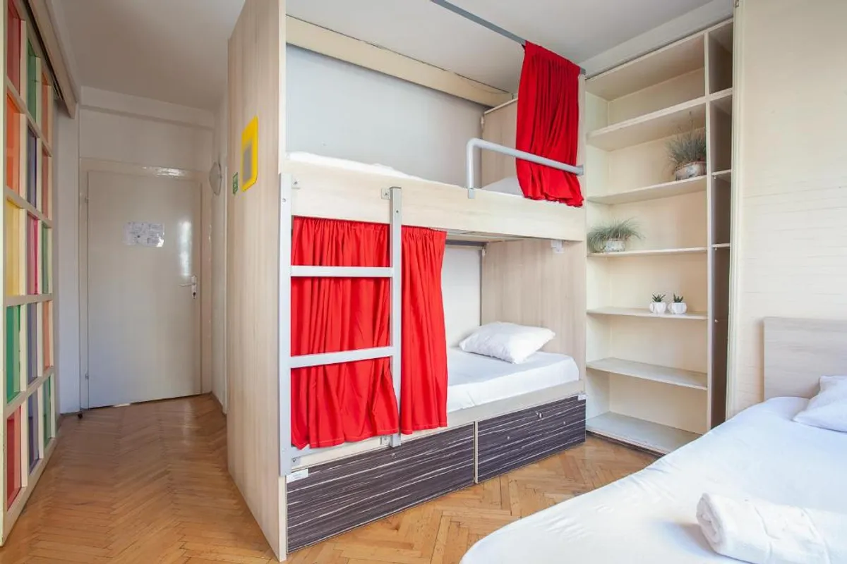 Urban Hostel & Apartments photo 2